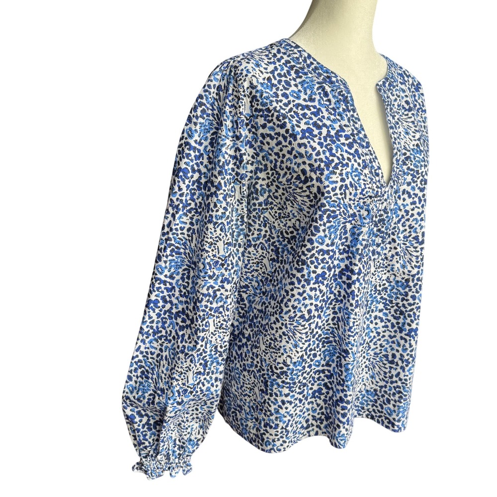 Lilly Pulitzer "Coulter" Tunic Sz L Blue Leopard Print V Neck Ruffle Cuffs - Picture 7 of 16